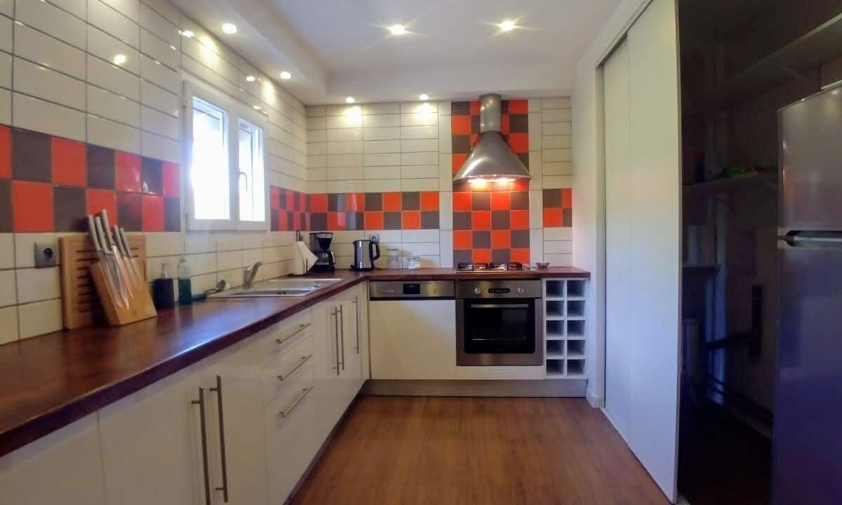Photo of Kitchen in Saint-Laurent-La-Vernede