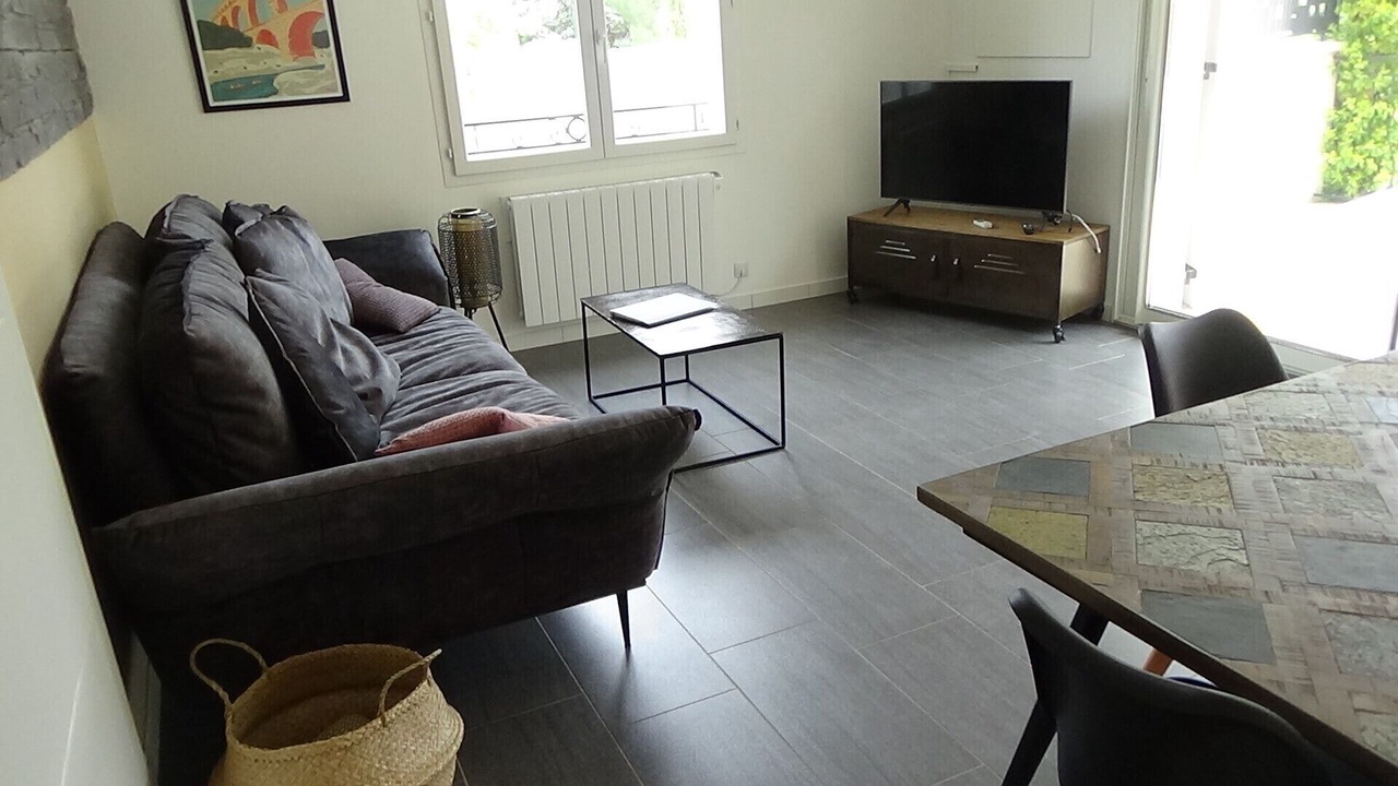 Photo of Livingroom in Saint-Laurent-La-Vernede