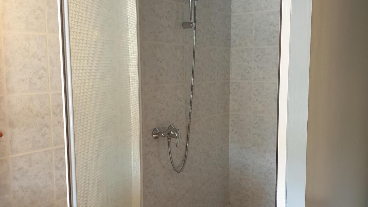 Photo of Bathroom in Beaumes-de-Venise