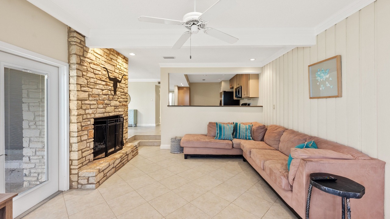 Photo of Livingroom in Lakeway