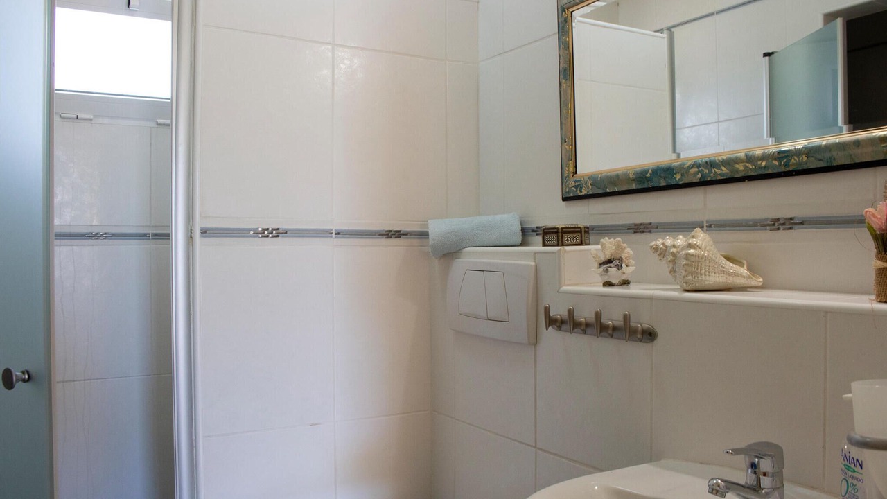 Photo of Bathroom in La Florida