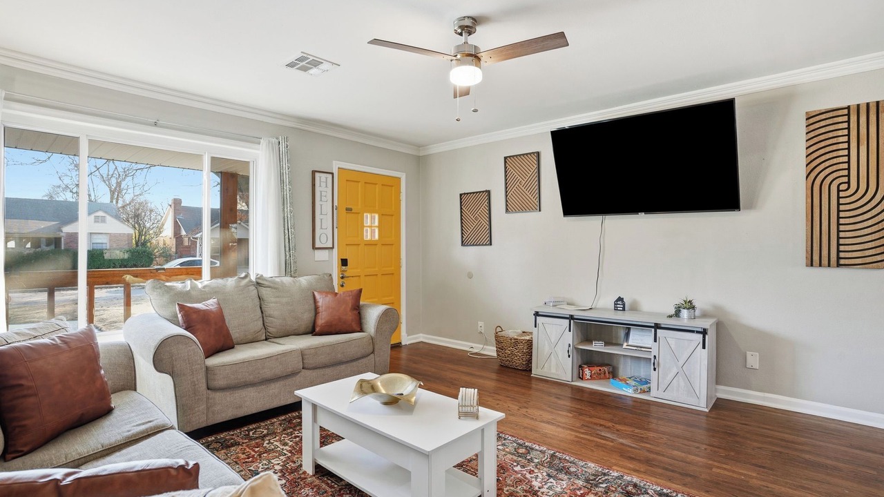 Photo of Livingroom in Turner Park