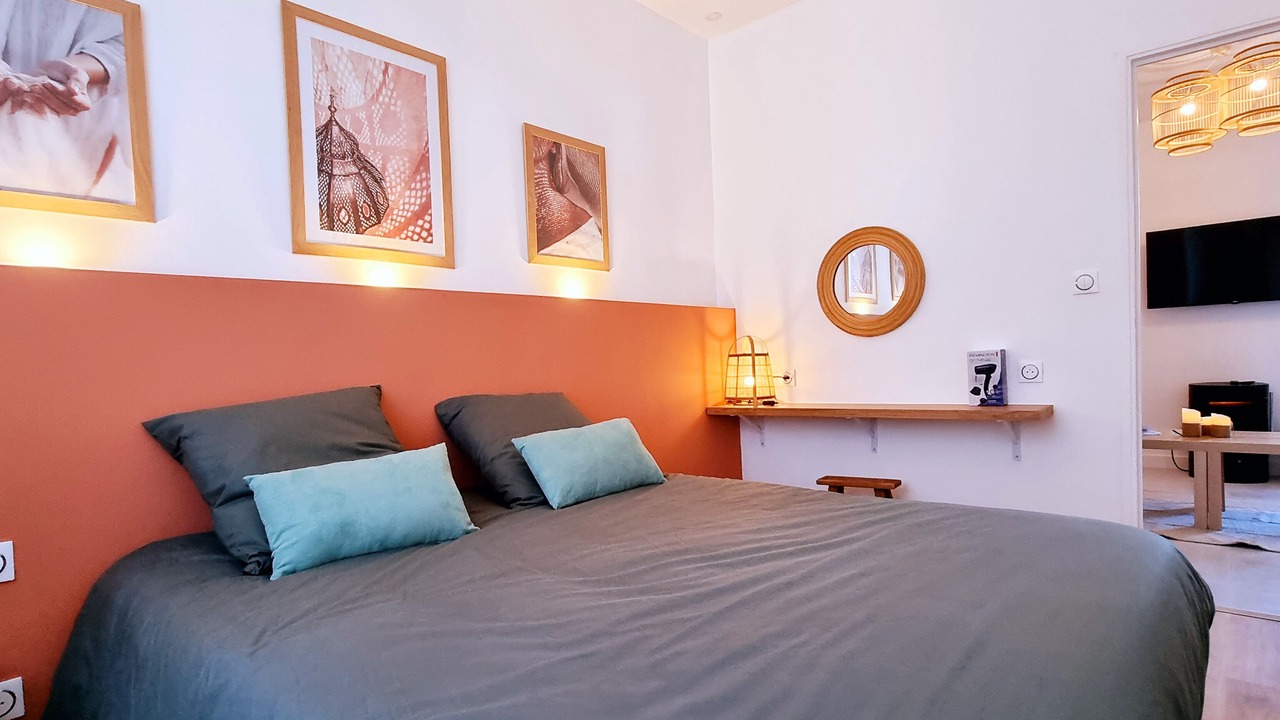 Photo of Bedroom in Cote Ouest Ormeaux