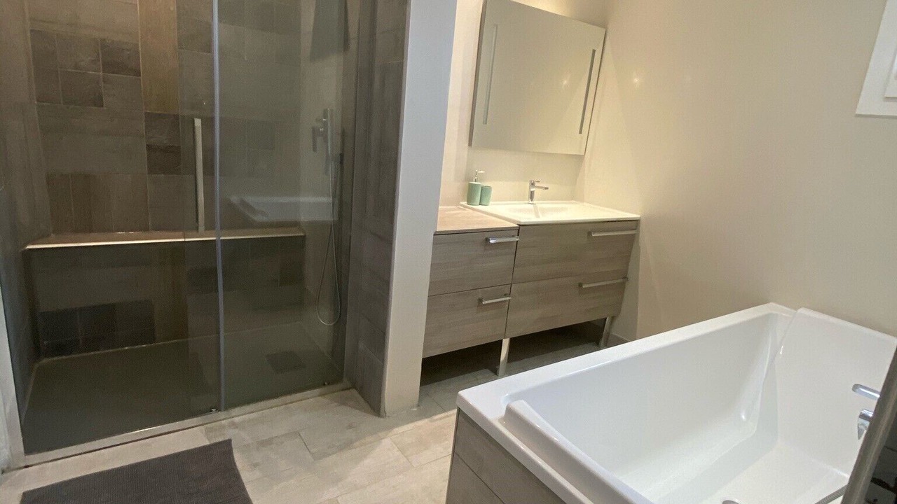 Photo of Bathroom in Roquemaure