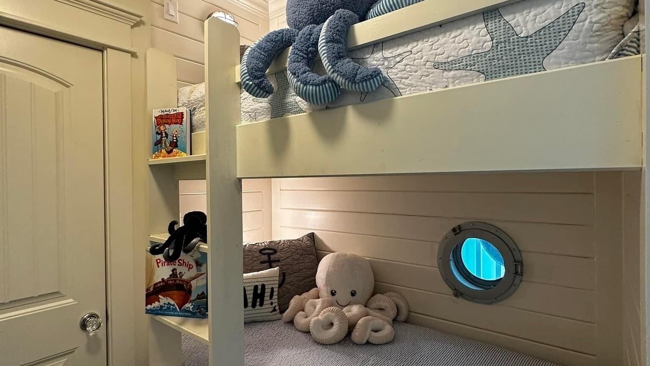 Photo of Bedroom in Beachside Village