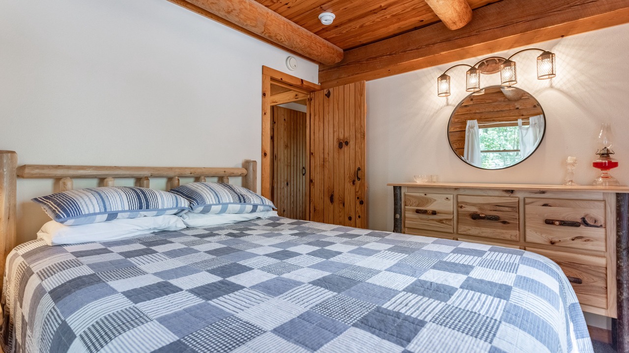 Photo of Bedroom in Shell Knob