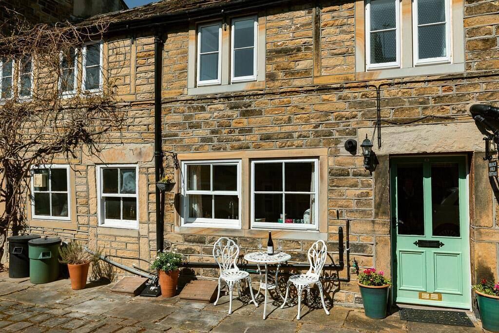 Photo of Others in Honley