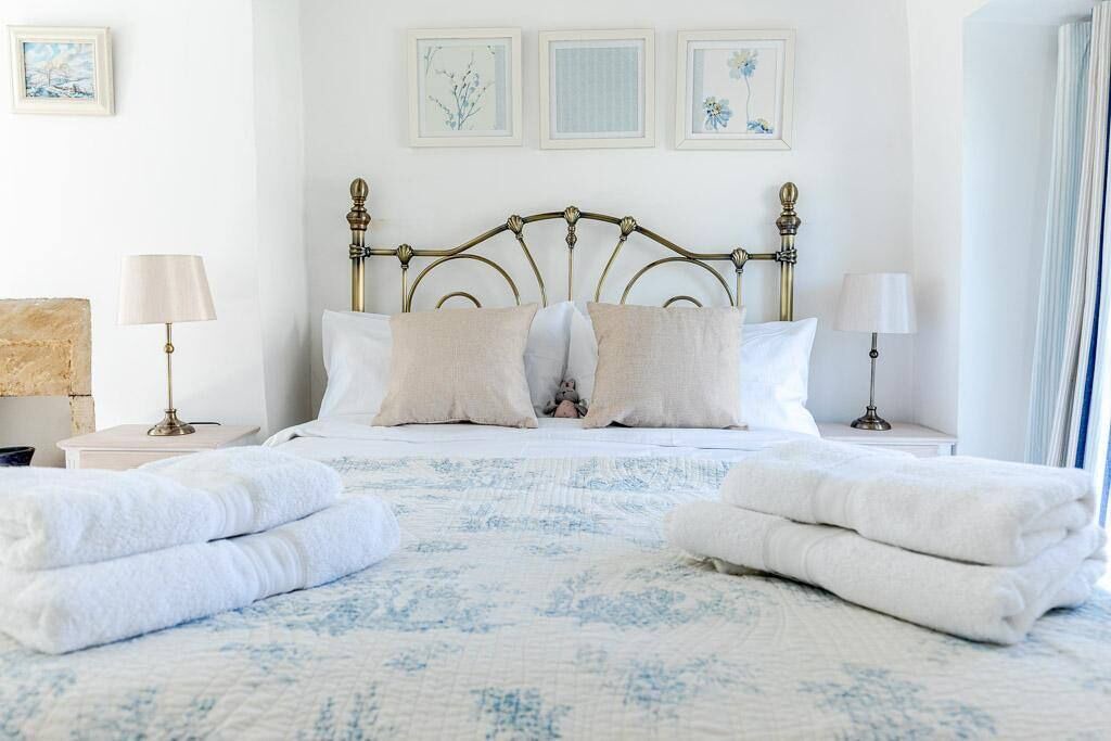 Photo of Others in Honley