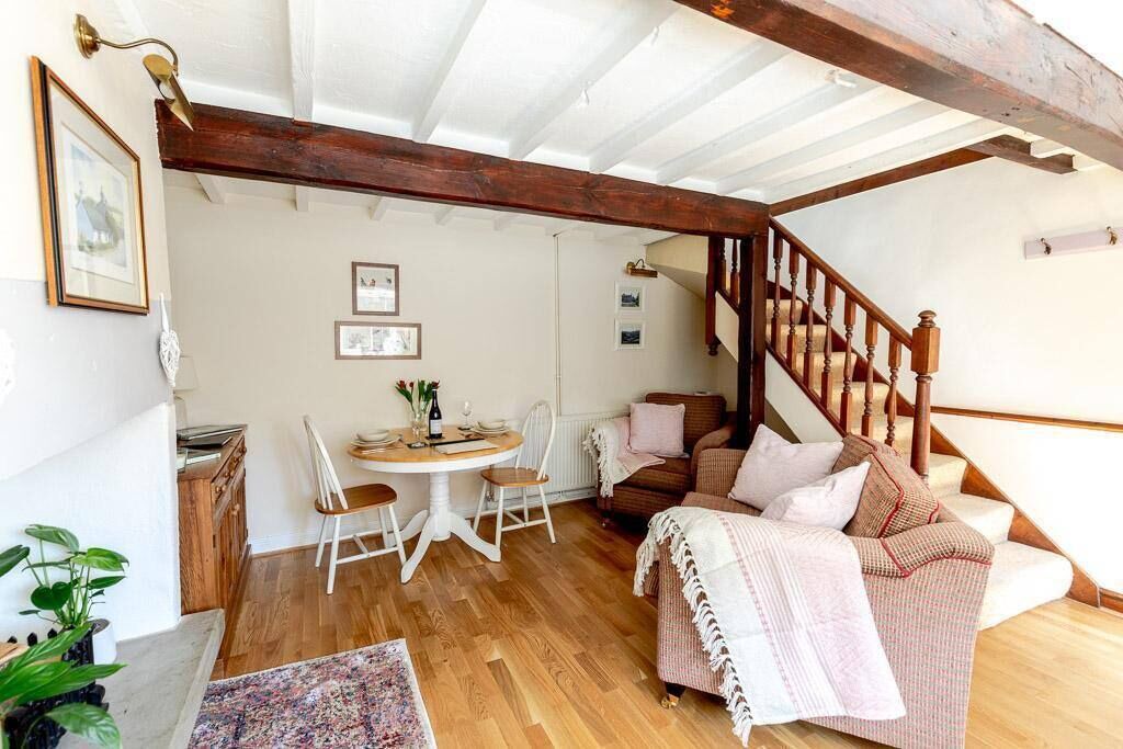 Photo of Others in Honley