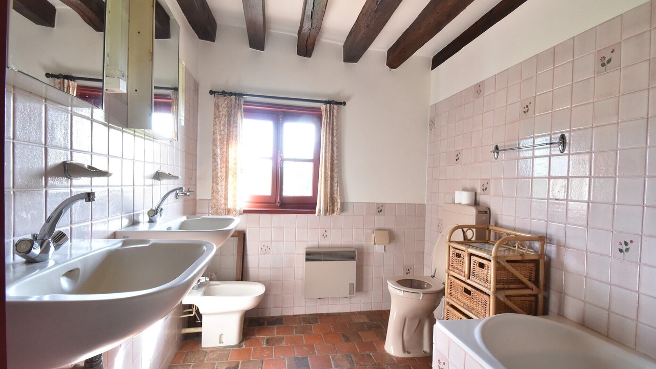 Photo of Bathroom in Saint-Maurice-sur-Aveyron