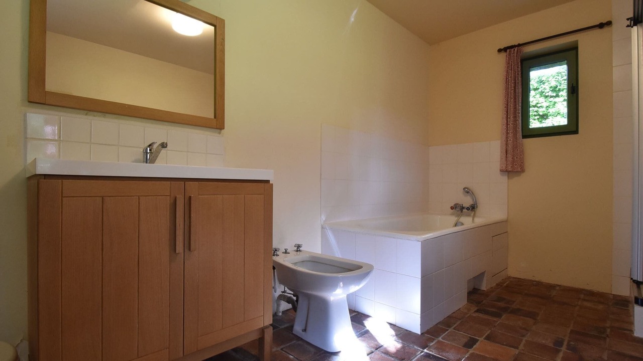 Photo of Bathroom in Saint-Maurice-sur-Aveyron