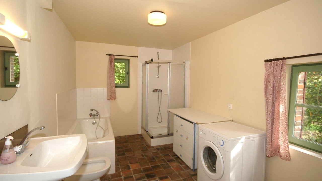 Photo of Bathroom in Saint-Maurice-sur-Aveyron