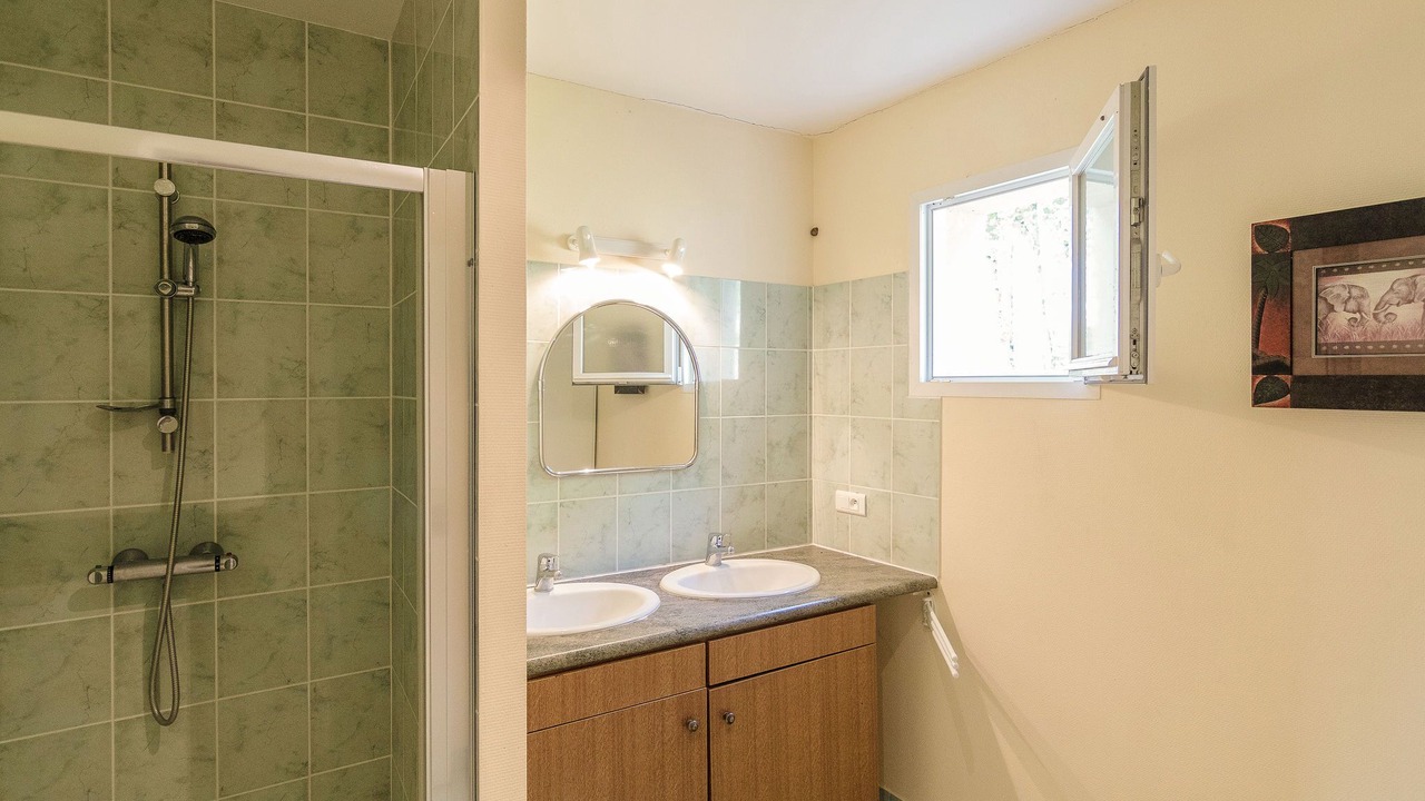 Photo of Bathroom in Cressensac