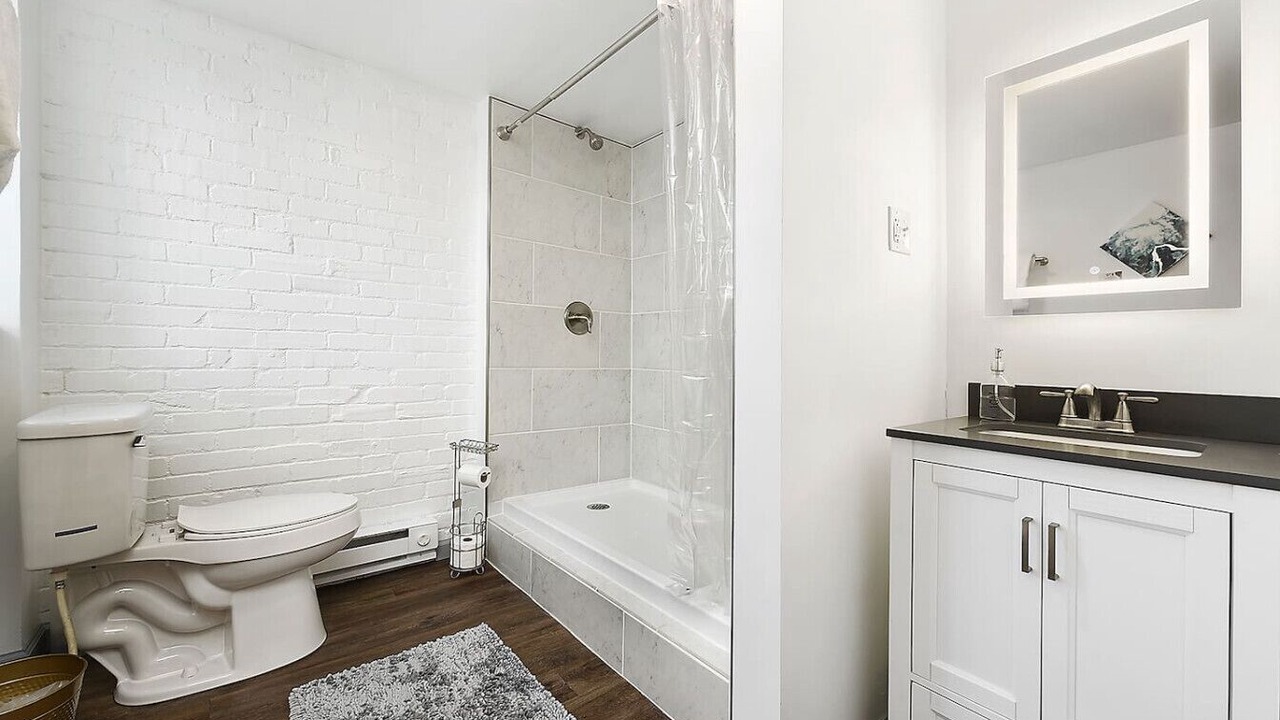 Photo of Bathroom in Crafton