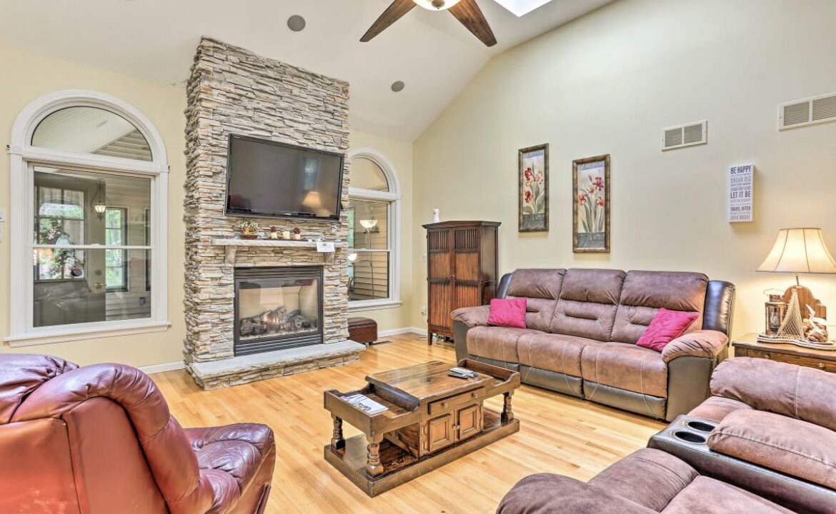 Photo of Livingroom in Lackawaxen