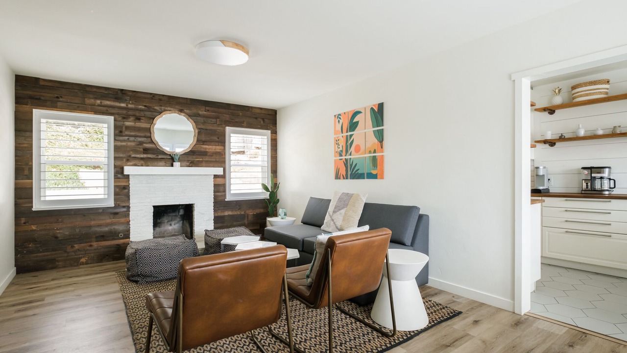 Photo of Livingroom in Townsite