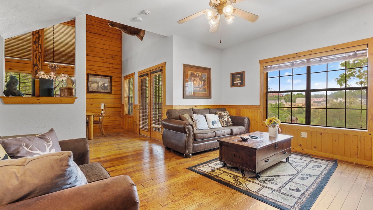 Photo of Bedroom in Branson Theater District