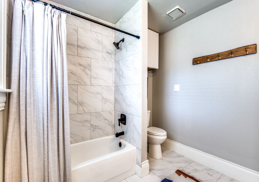 Photo of Bathroom in Aubrey
