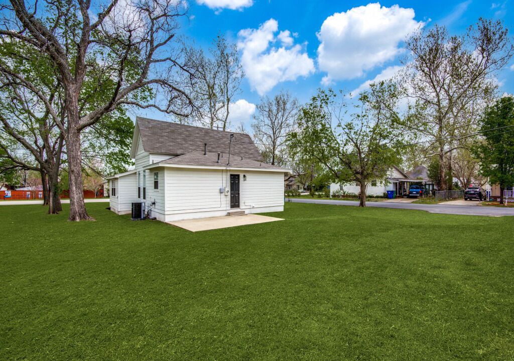 Photo of Outdoor in Aubrey