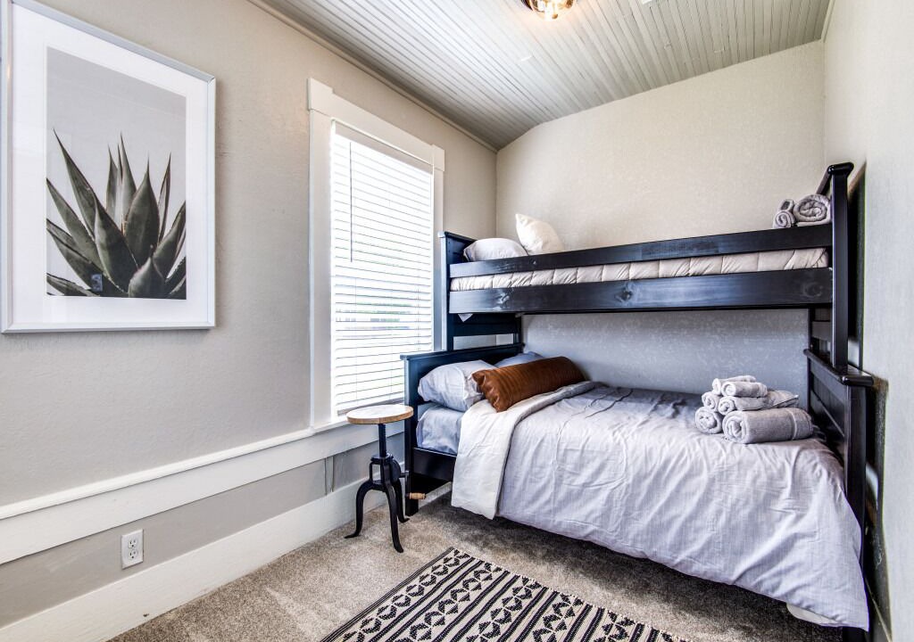 Photo of Bedroom in Aubrey