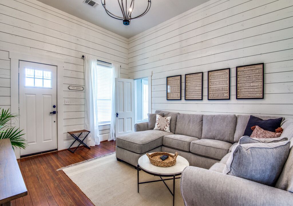 Photo of Livingroom in Aubrey