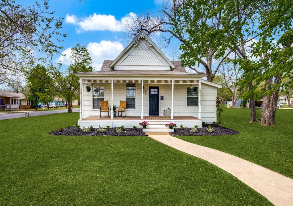 Photo of Outdoor in Aubrey