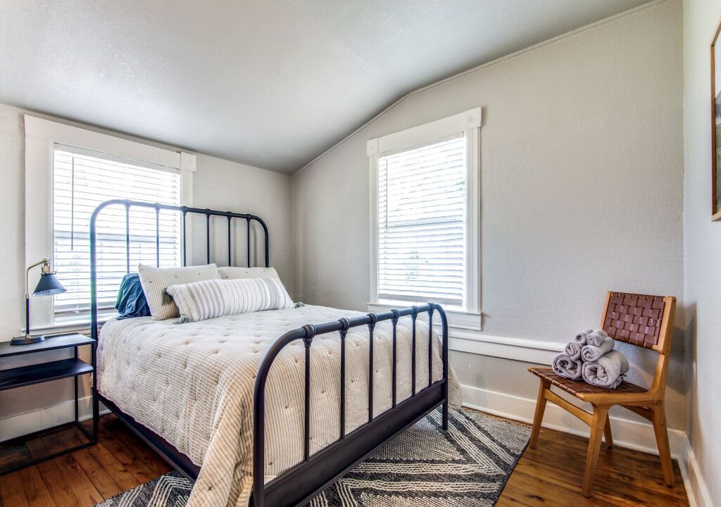 Photo of Bedroom in Aubrey