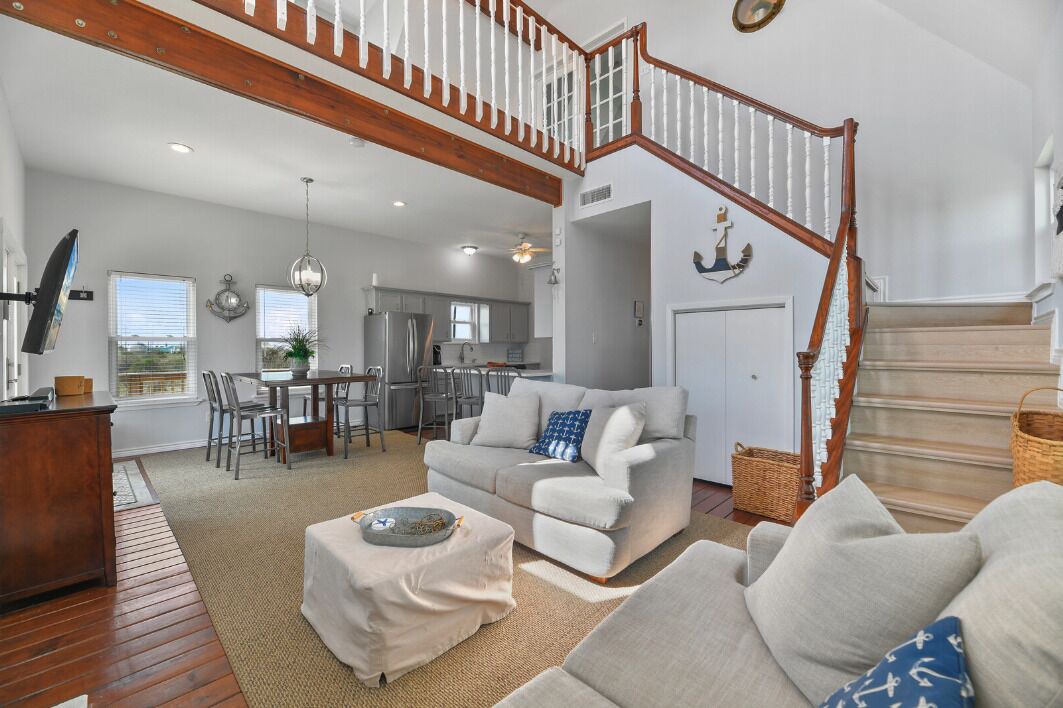 Photo of Livingroom in Terramar Beach