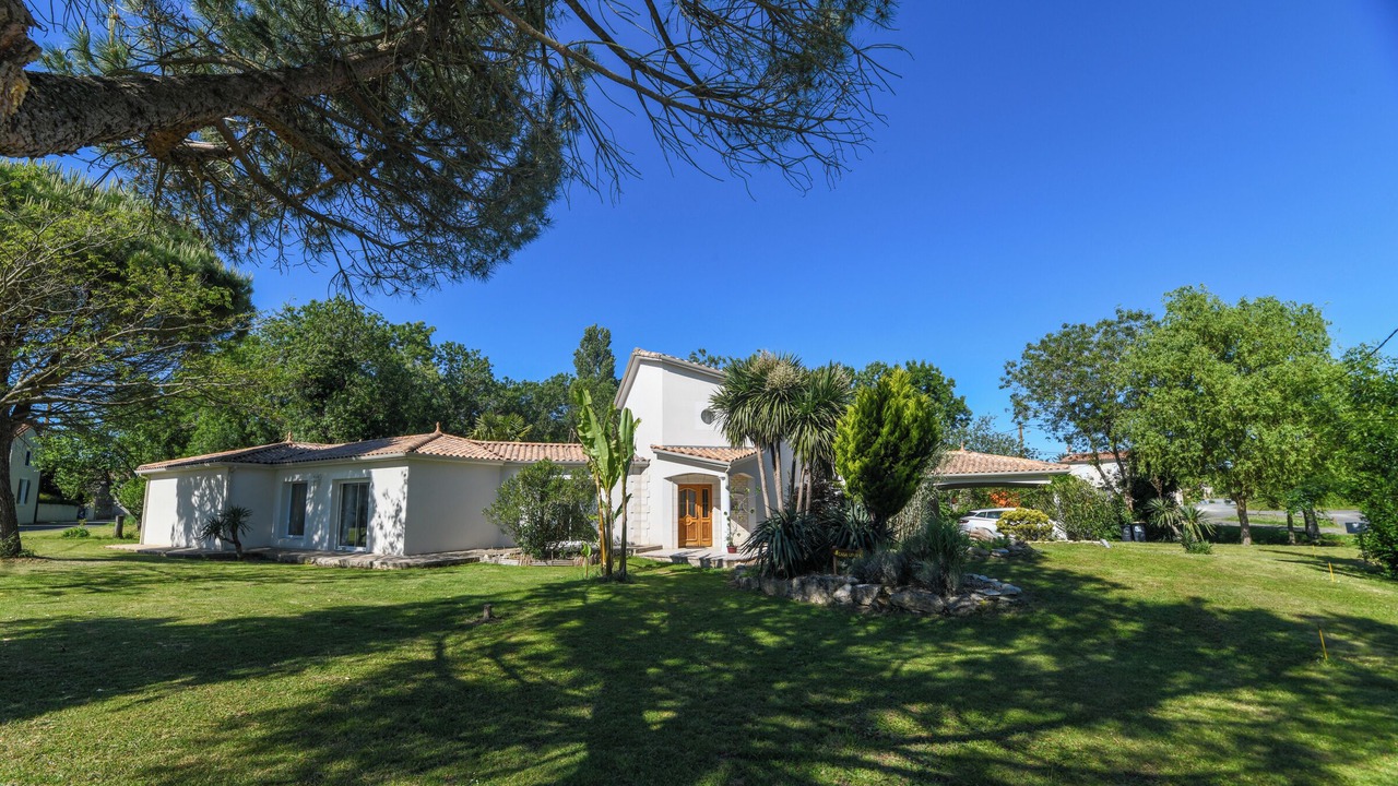 Photo of Outdoor in Montreuil