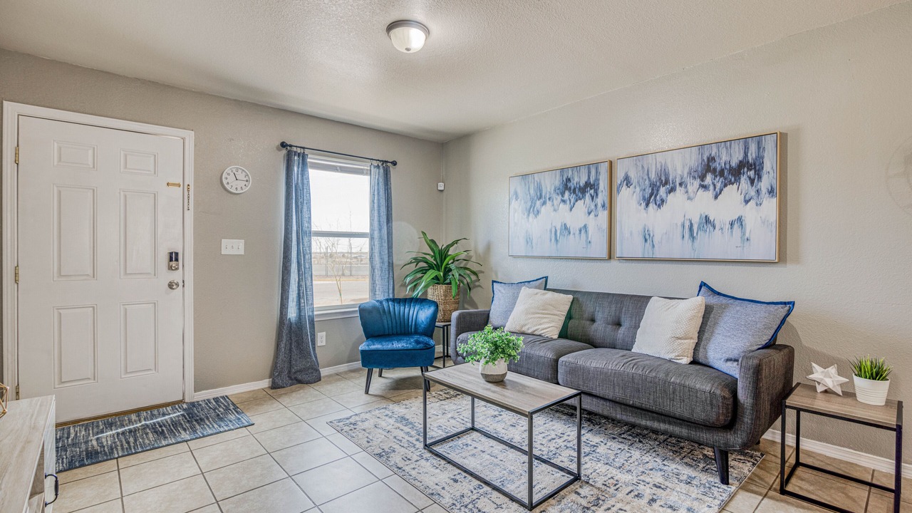 Photo of Livingroom in Biggs Field