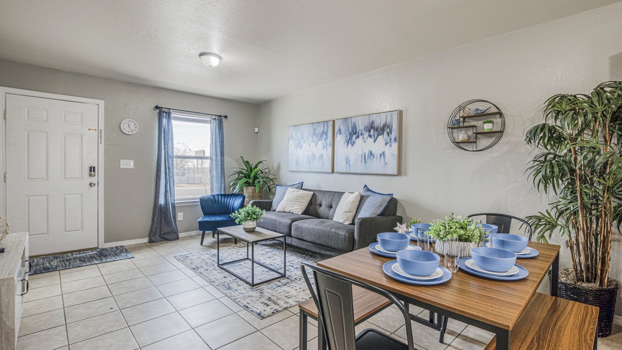 Photo of Livingroom in Biggs Field