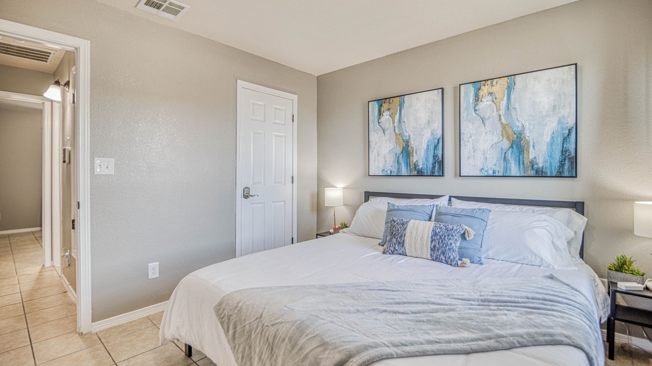 Photo of Bedroom in Biggs Field