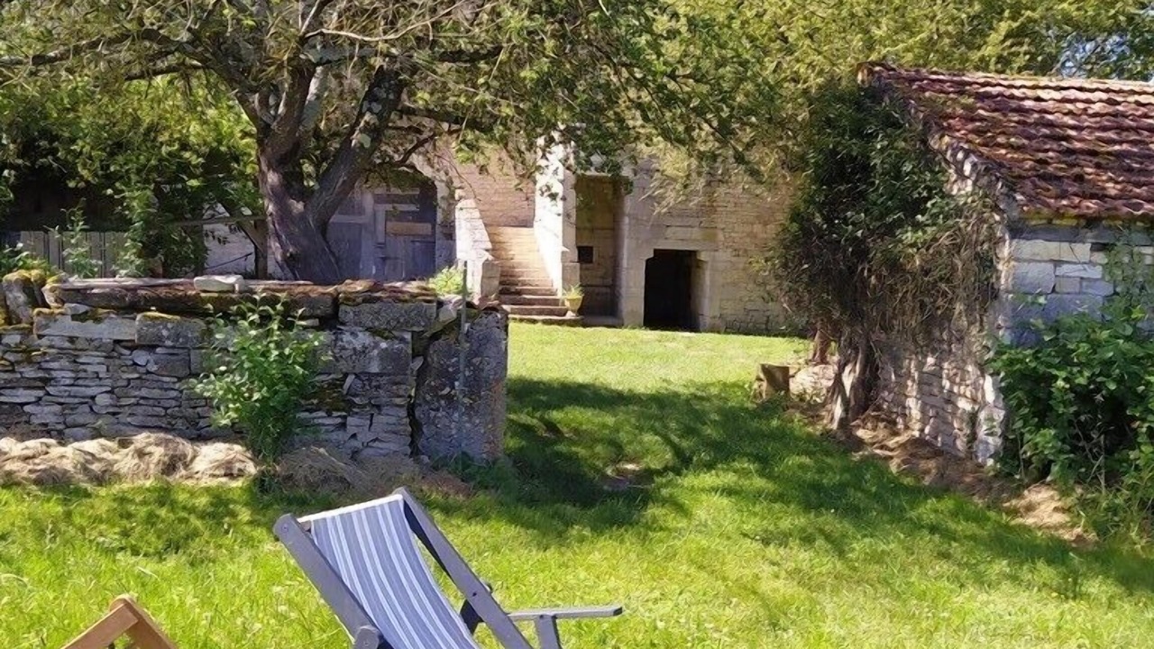 Photo of Outdoor in Chapaize