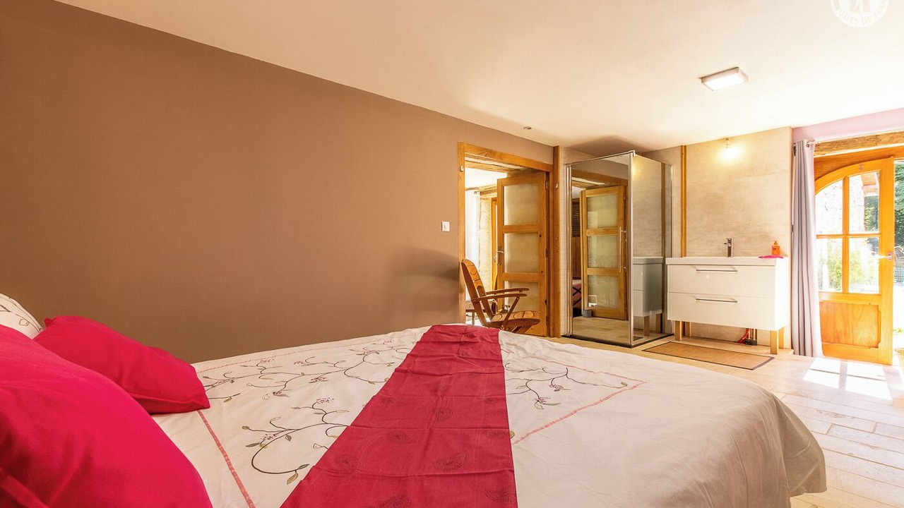 Photo of Bedroom in Antully