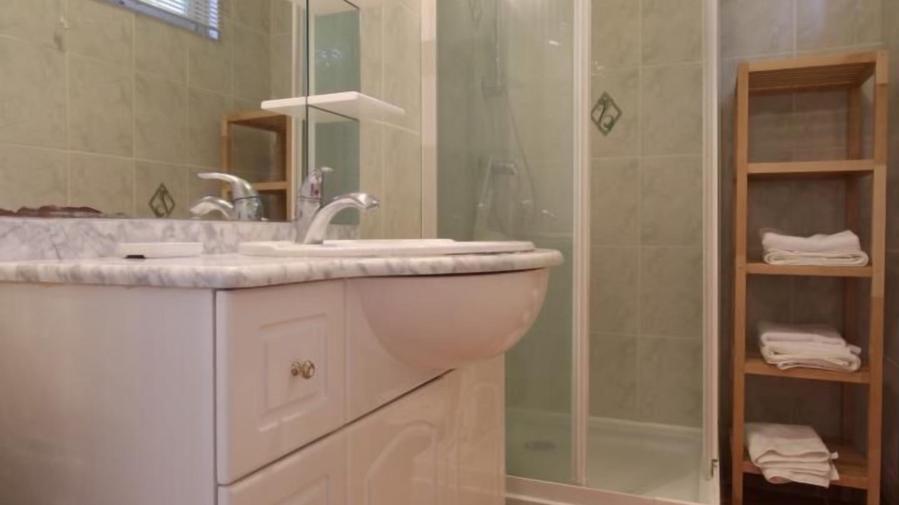 Photo of Bathroom in Saint-Jean-de-Vaux