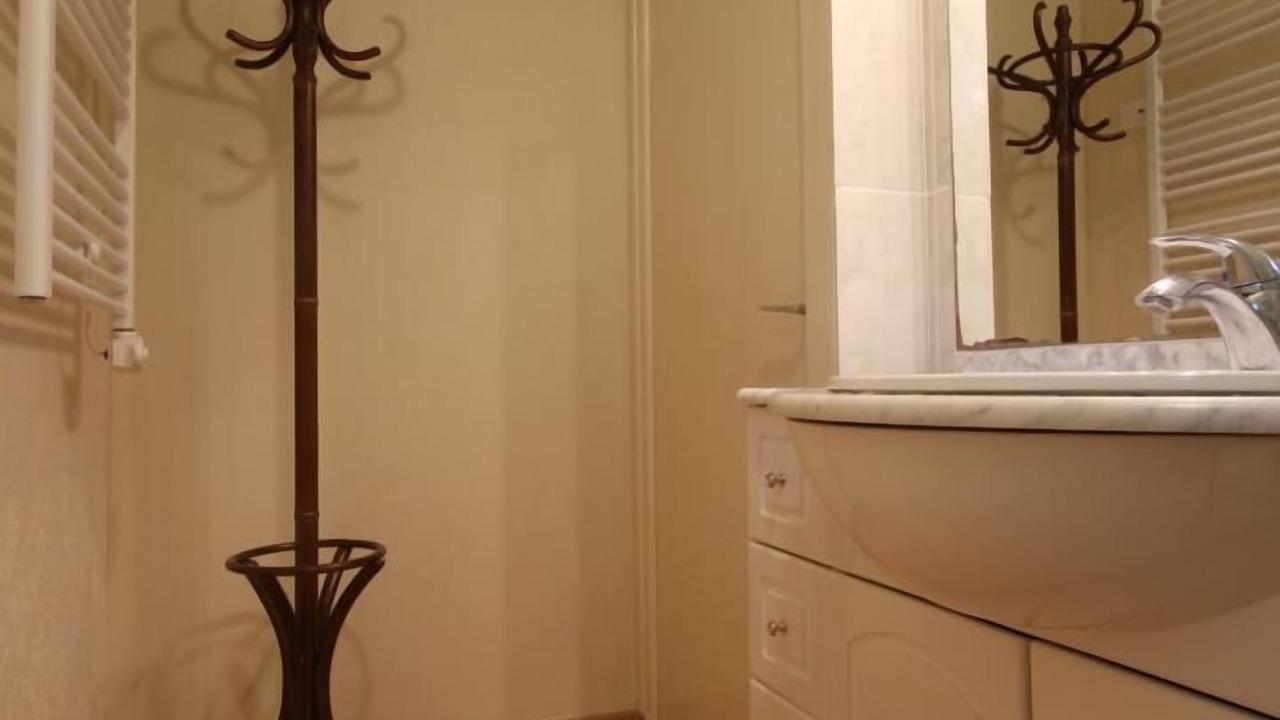 Photo of Bathroom in Saint-Jean-de-Vaux