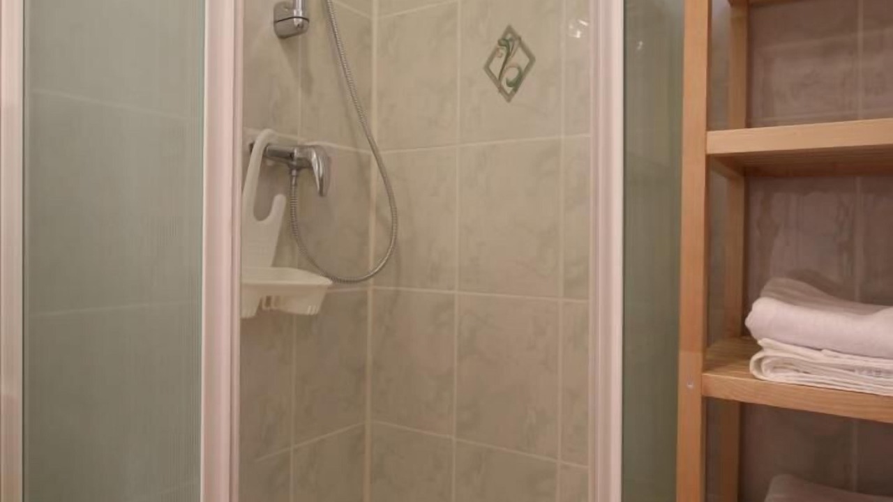 Photo of Bathroom in Saint-Jean-de-Vaux