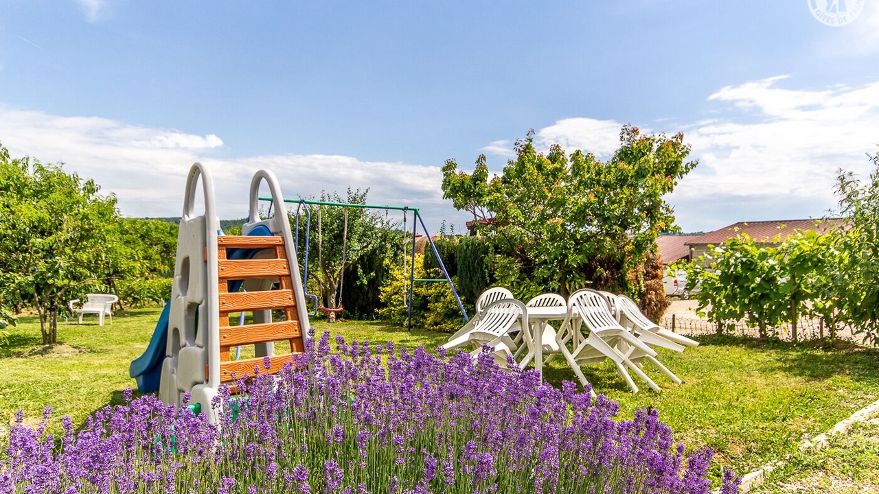 Photo of Others in Saint-Mard-de-Vaux