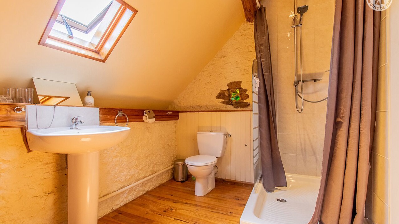 Photo of Bathroom in Issy-l'Eveque