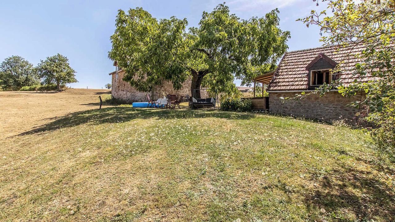 Photo of Outdoor in Issy-l'Eveque