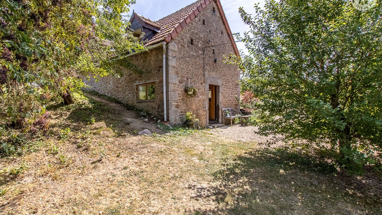 Photo of Outdoor in Issy-l'Eveque