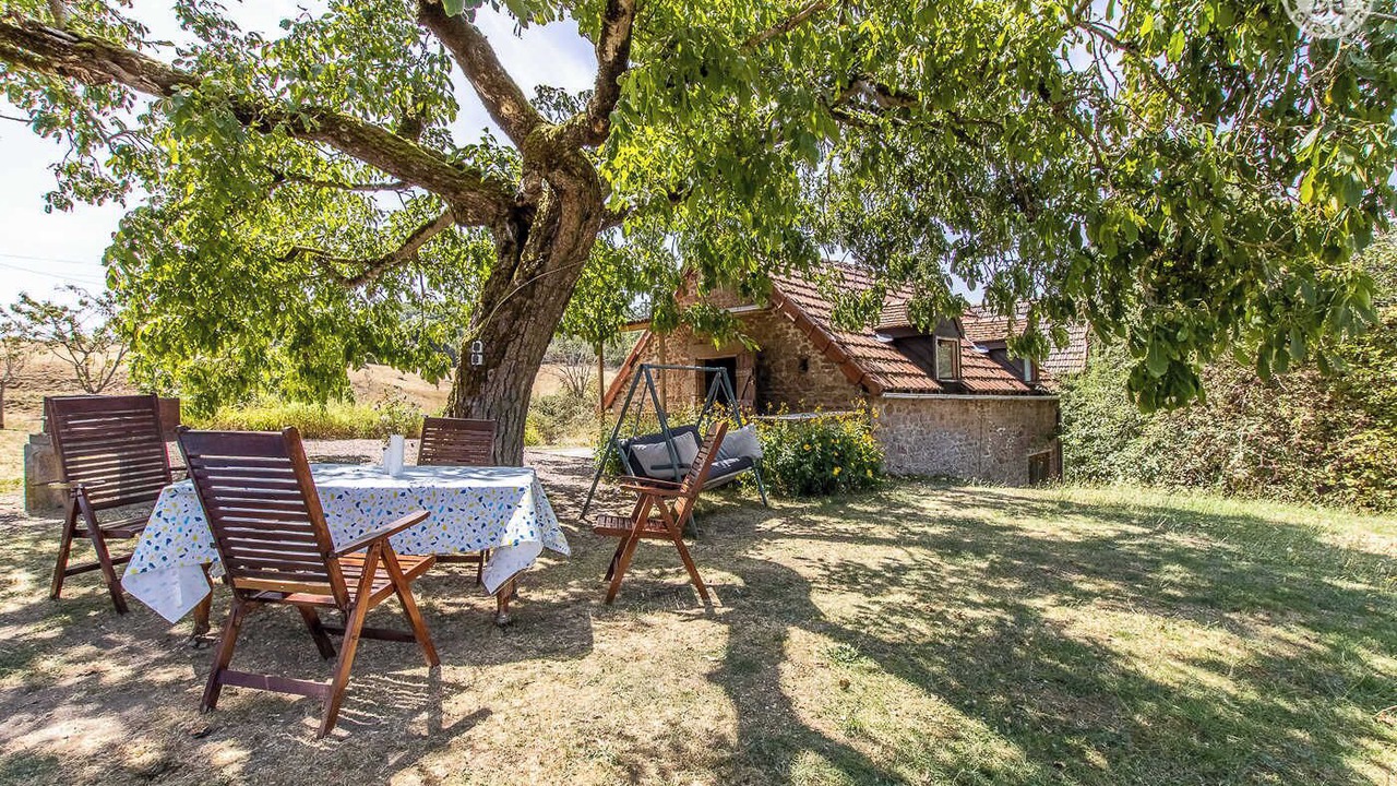 Photo of Outdoor in Issy-l'Eveque