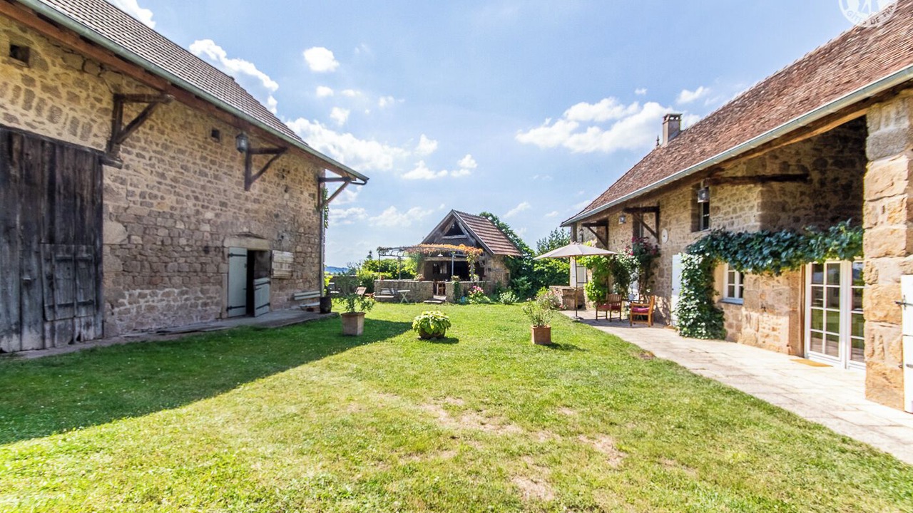 Photo of Outdoor in Suin