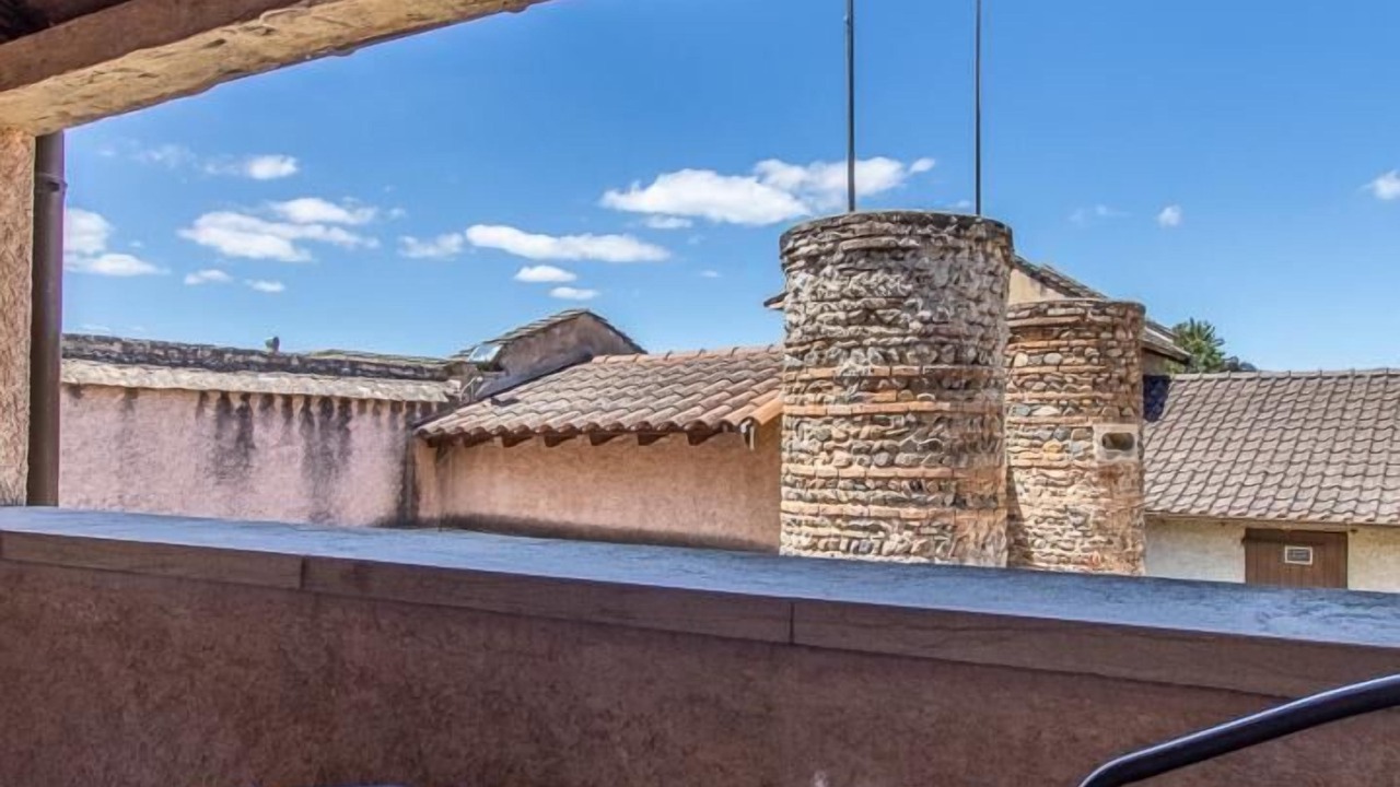 Photo of Patio Balcony in La Chapelle-de-Guinchay