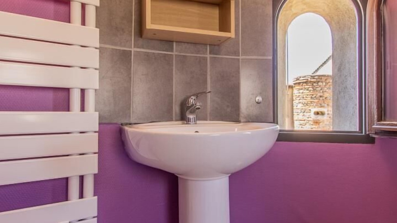 Photo of Bathroom in La Chapelle-de-Guinchay