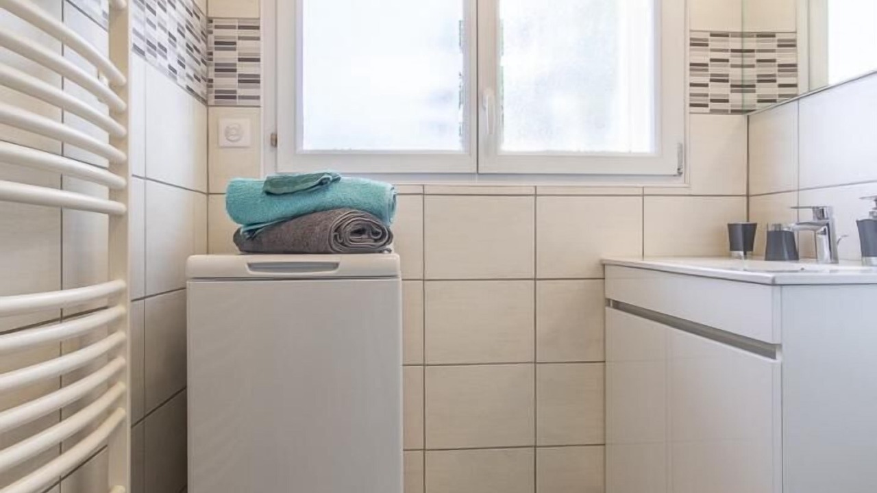 Photo of Bathroom in Frontenard