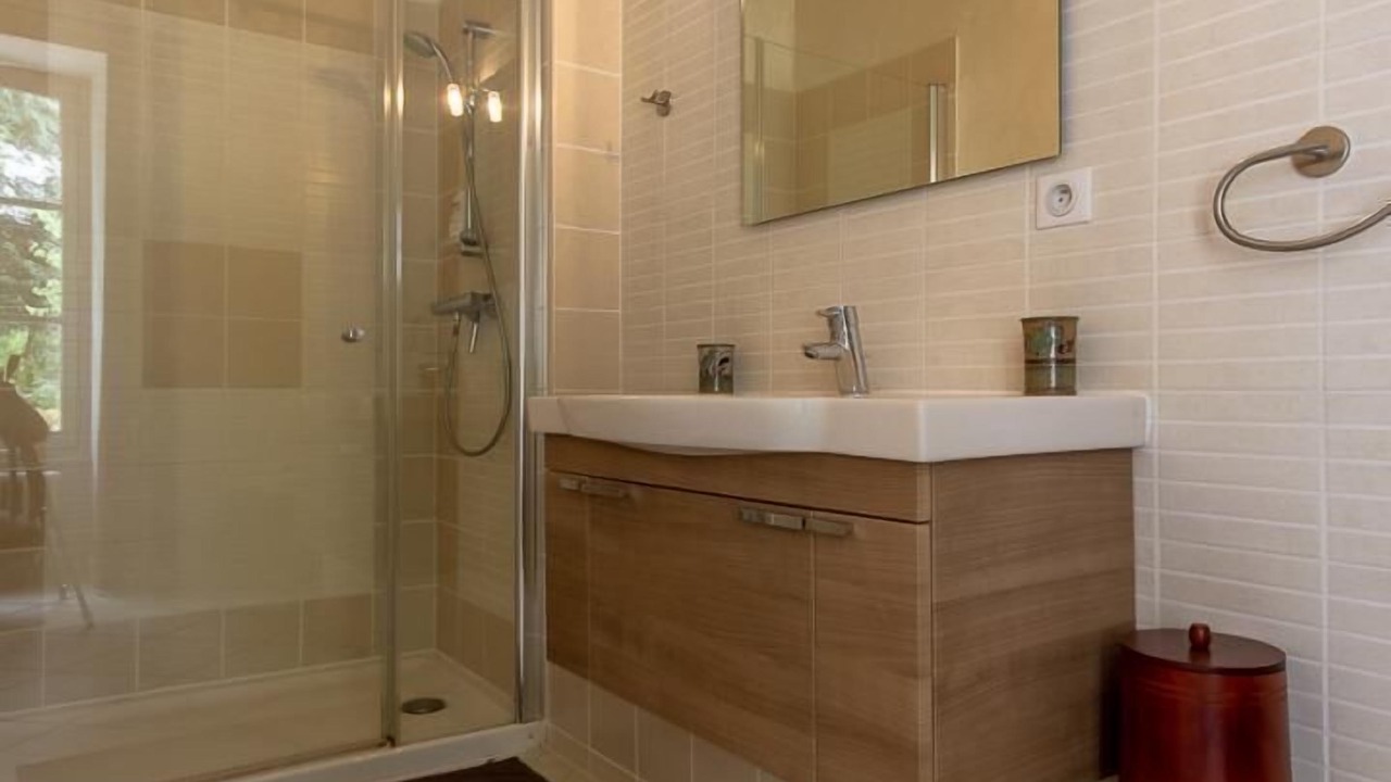 Photo of Bathroom in Matour