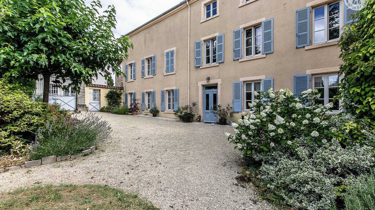 Photo of Outdoor in Matour