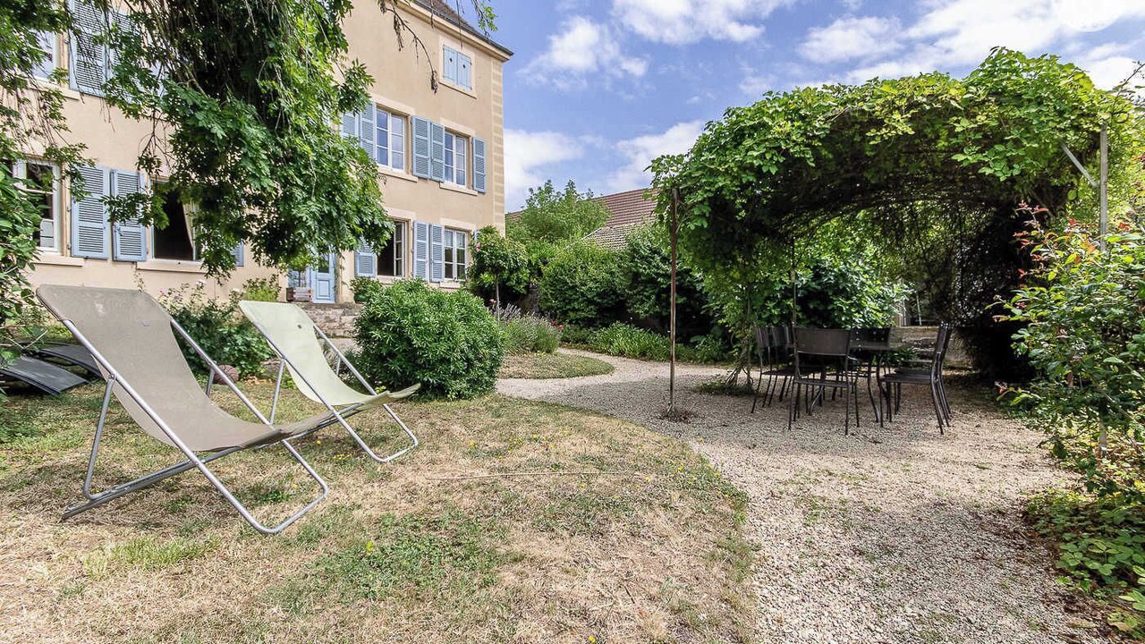 Photo of Outdoor in Matour