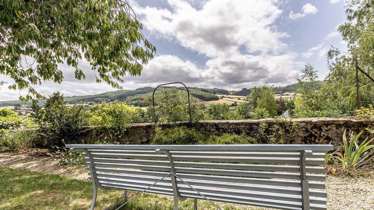 Photo of Outdoor in Matour